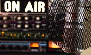 Le canzoni più ascoltate in radio: la classifica dal 23 al 29 aprile