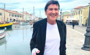 Gianni Morandi sul caso Madame: “Se non ti venissero più a cercare…”