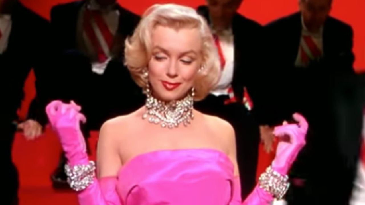 Marilyn Monroe: 5 abiti che l'hanno resa eterna 41 Marilyn Monroe abiti