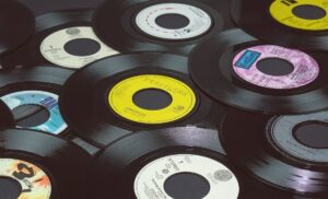 Gli album musicali più venduti della settimana: la classifica