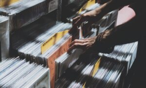 Gli album musicali più venduti in Italia: la classifica della settimana