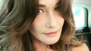 Festival di Cannes 2021, i look più glam da Carla Bruni a Chiara Ferragni