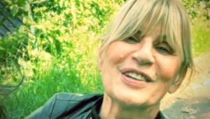 Gemma Galgani come Maria De Filippi: la foto è impressionante
