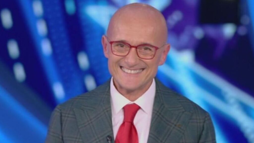 alfonso signorini e il cast del futuro grande fratello vip 6