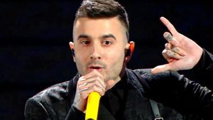 Junior Cally, stop forzato alla musica per curarsi: “Sono un alcolista”