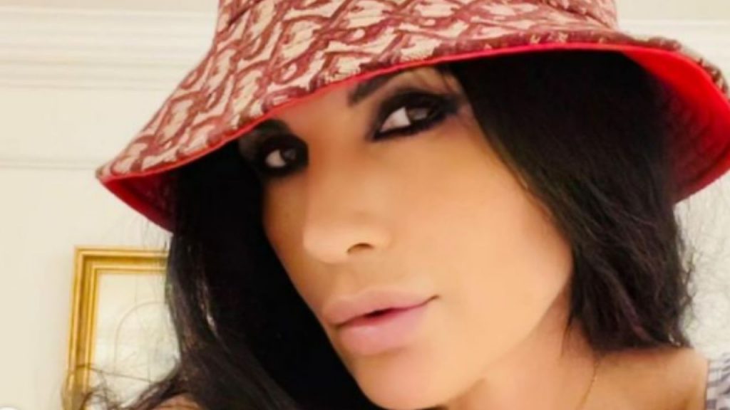Pamela Prati: "Ho la percezione di camminare a braccetto con il dolore" 42 pamela prati e il dolore per la scomparsa della madre