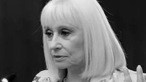 Raffaella Carrà: muore la diva ma non si fermerà mai il suo Rumore