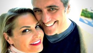 Simona Ventura, l’annuncio del matrimonio con Giovanni Terzi: “Lo faremo nel 2022”