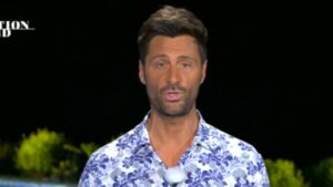 Temptation Island, la critica: “Programma tossico. Andrebbe boicottato”