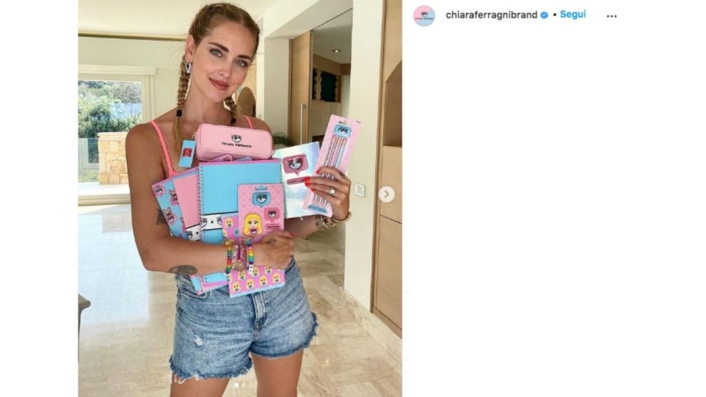 chiara ferragni e pigna per la scuola