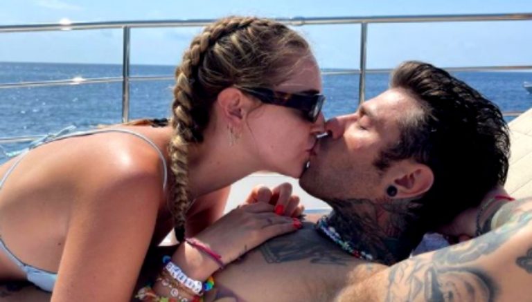 Fedez e Chiara Ferragni foto insieme su Instagram in vacanza a Capri