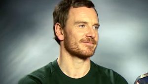 Michael Fassbender è diventato papà? La foto con il neonato sul set