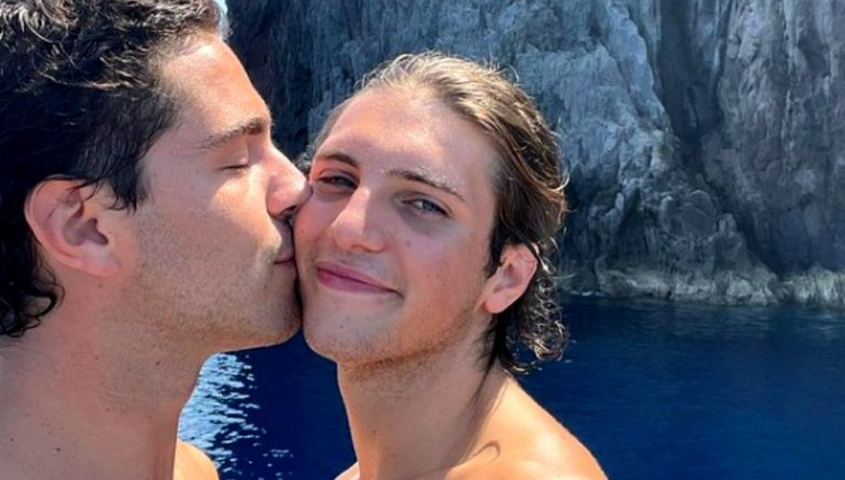 Tommaso Zorzi e Tommaso Stanzani bacio