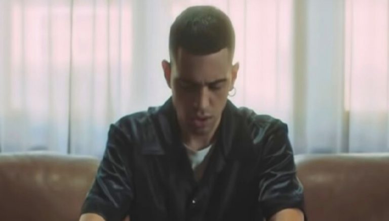 Mahmood grattacielo Milano raccolta fondi