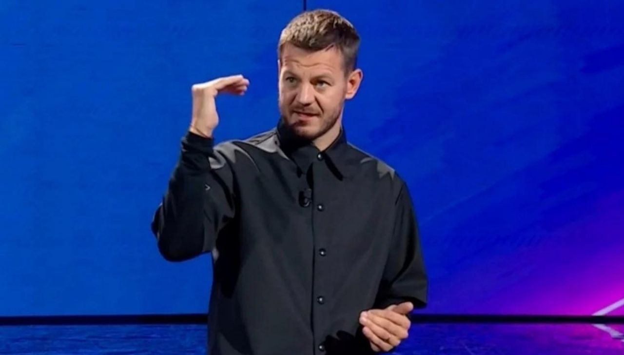 Cattelan Alessandro conduce il programma Da Grande