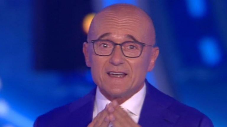 alfonso signorini vittima di twitter
