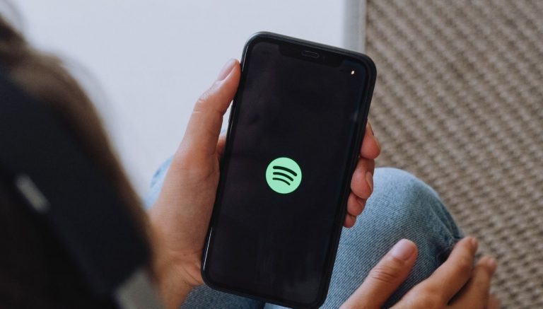 La classifica dal 3 al 9 settembre delle hit più trasmessi in radio, meglio andate su Spotify e i successi di vendita su Amazon