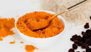 Curcuma, la polvere “d’oro” che fa bene al palato e alla salute