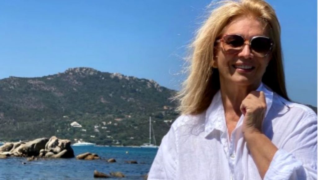 Iva Zanicchi al mare foto instagram