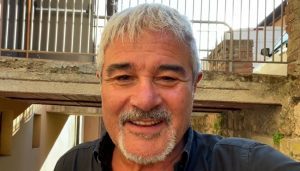 Pino Insegno commenta il probabile addio a L’Eredità: “Parole in libertà”