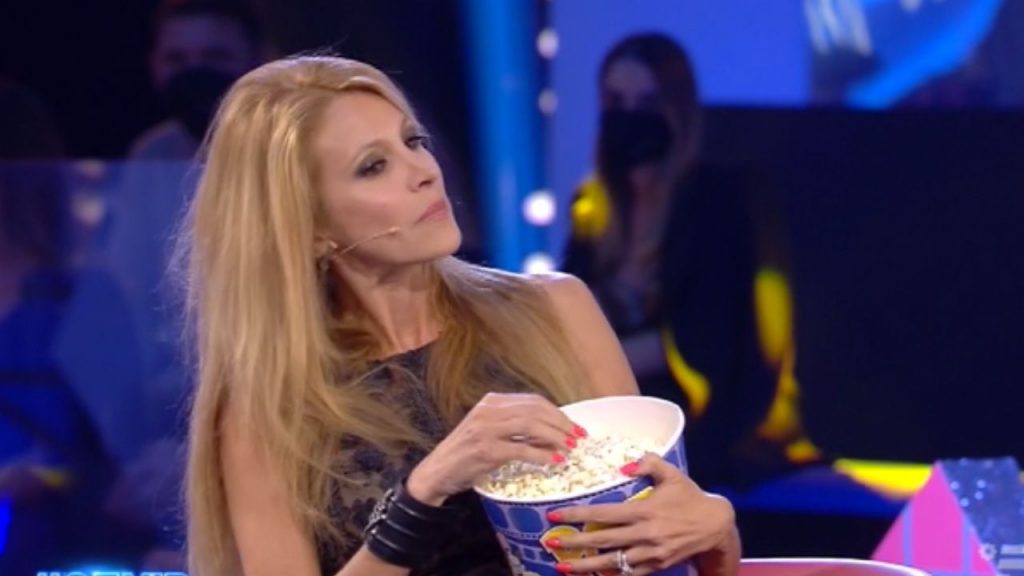 adriana volpe al gf vip contro la bruganelli