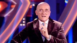 Grande Fratello Vip, una concorrente abbandona: “Problema di salute importante”