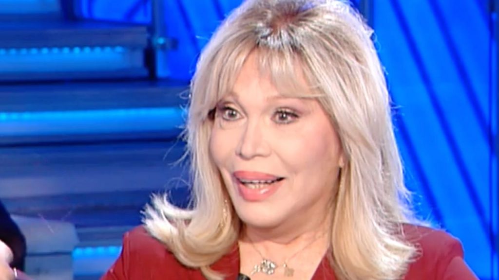 Amanda Lear contro Giucas Casella e Il GF