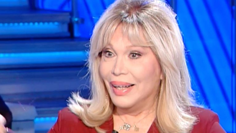 Amanda Lear contro Giucas Casella e Il GF