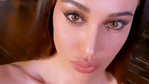 La nuova vita di Belen da mamma single: la showgirl ha occhi solo per Santiago e Luna Marì