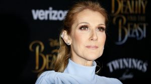 Paura per Celine Dion, annullati i concerti: gli spasmi della cantante preoccupano
