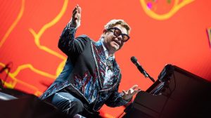 Elton John presenta The Lockdown Session, il suo ultimo album nato in pandemia e registrato su Zoom