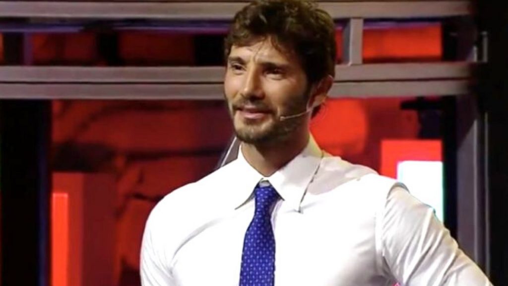 Stefano De Martino su Rai2