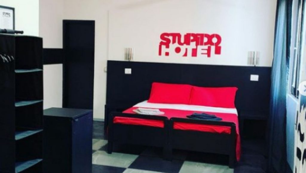 Stupido Hotel Camera Albergo