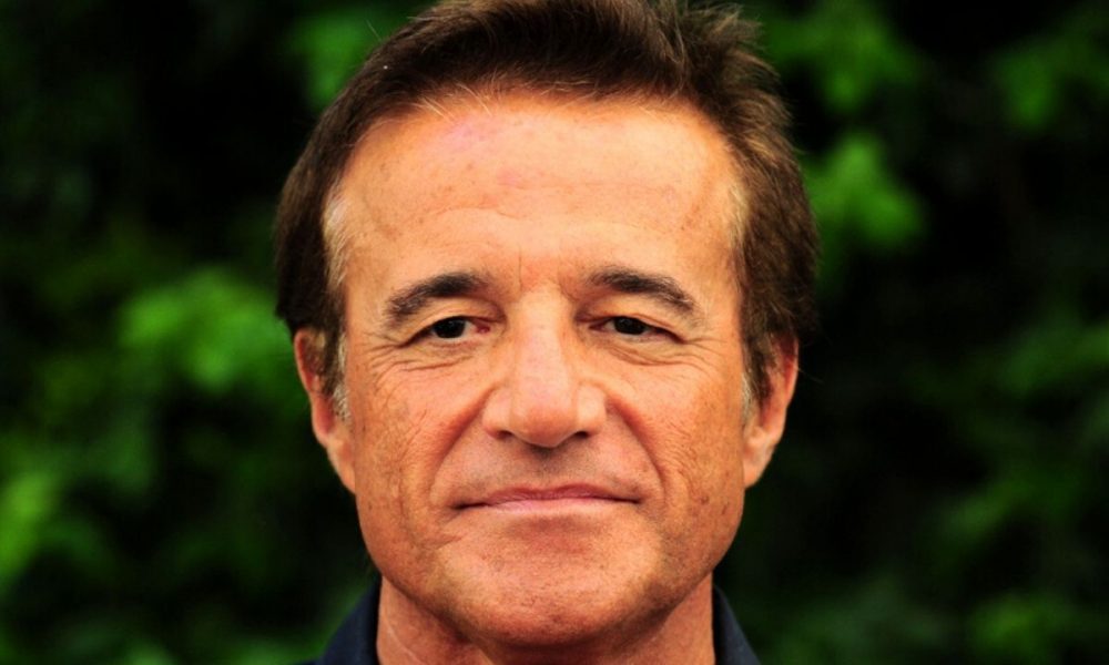 De Sica, l’aneddoto su Costanzo: “Chi è ‘sto stronz*”