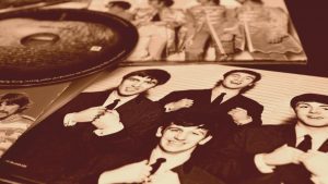 Get Back: la collezione di Stella McCartney che omaggia i Beatles e papà Paul
