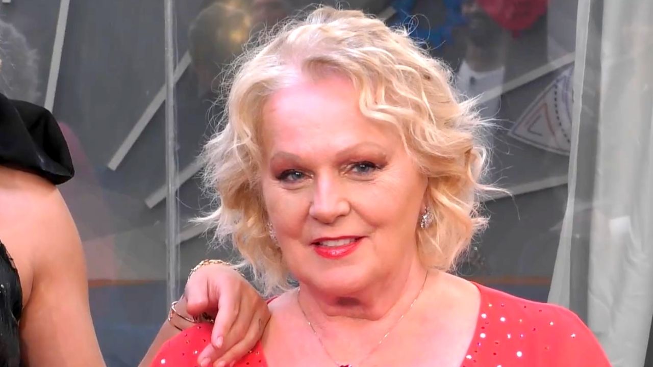 "Katia Ricciarelli uscirà a dicembre": il misterioso impegno lavorativo fuori dal reality 41 Katia Ricciarelli abbandona il GF vip