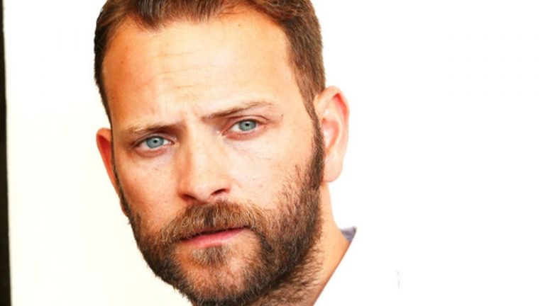 Alessandro Borghi sindrome di Tourette