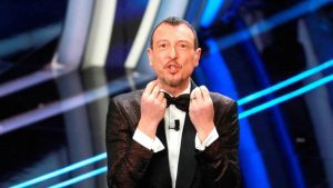 Il passo indietro, il Covid e ora Telelombardia: tanto rumore per nulla, Amadeus tira dritto (e fa bene)