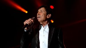 Gianni Morandi resta in gara al Festival di Sanremo: il comunicato ufficiale Rai