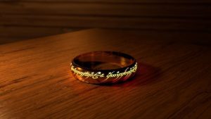 J.R.R Tolkien, gli eredi bloccano il lancio di una criptovaluta: si ispirava al Signore degli Anelli