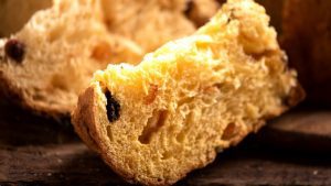 A Natale non lievitano solo i panettoni ma anche i prezzi:  l’allarme del Codacons