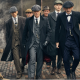 Un'immagine raffigurante i personaggi principali della serie televisiva Peaky Blinders