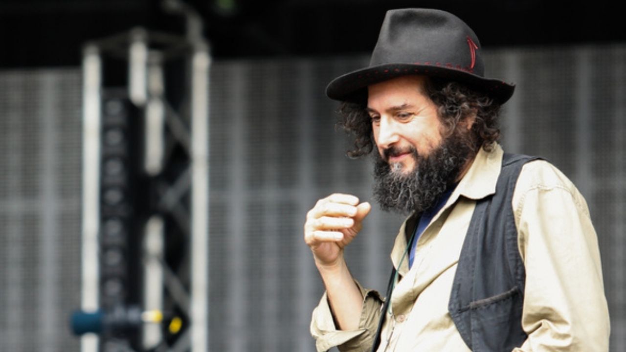 vinicio capossela al fEstival di sanremo