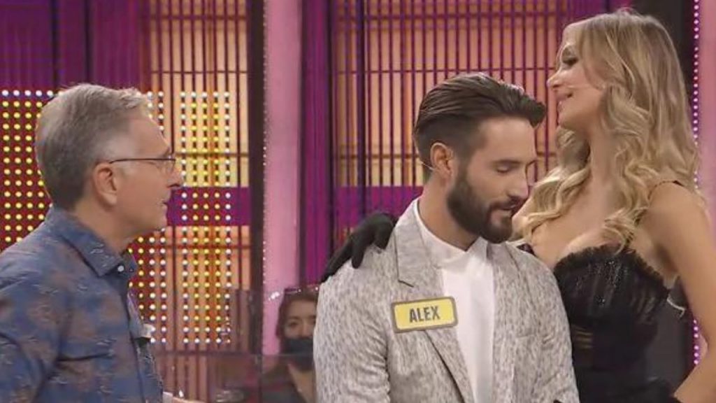 Alex Belli bersaglio di Paolo Bonolis ad Avanti un Altro - Pure di sera: "Ti sei accoppiato a destra e sinistra" 42 alex belli avanti un altro pure di sera 1