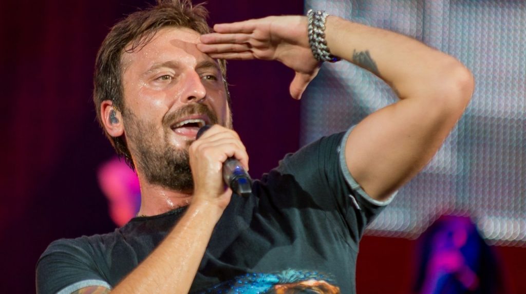The Dark Side of Cesare Cremonini: il libro definitivo sul cantante, firmato Michele Monina 43 Cesare Cremonini