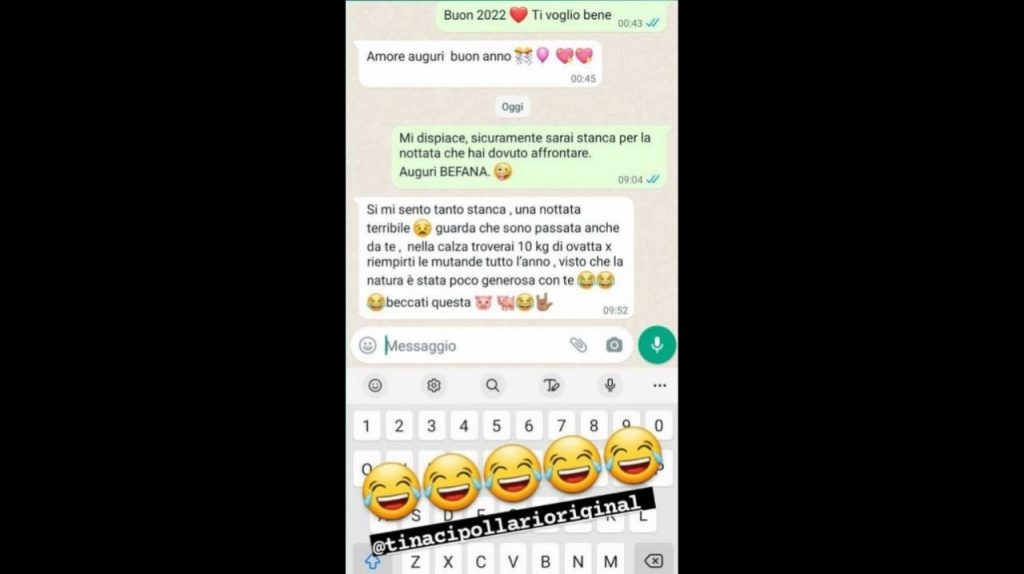 Tina Cipollari e Gianni Sperti, il botta e risposta in chat: il regalo "per riempire le mutande" 42 La chat privata tra Gianni Sperti e Tina Cipollari