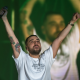 Coez in una foto scattata durante un suo concerto