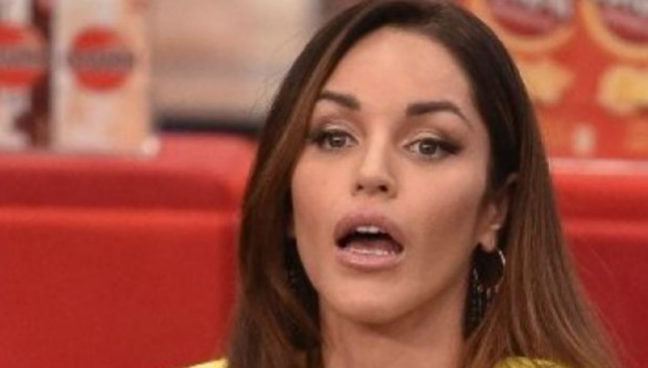 Delia Duran: rivelato nella Casa il flirt con Aida Yespica, il video 41 Delia Duran GF Vip