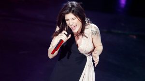 Elisa a Sanremo 2022: il testo completo di “O forse sei tu”
