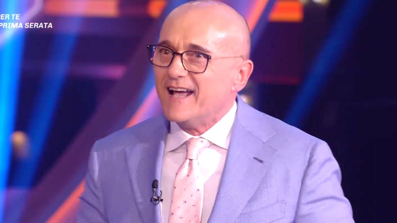 GF Vip, Signorini "scappa" dal Festival di Sanremo: quando va in onda la prossima puntata 41 Alfonso Signorini al GF Vip